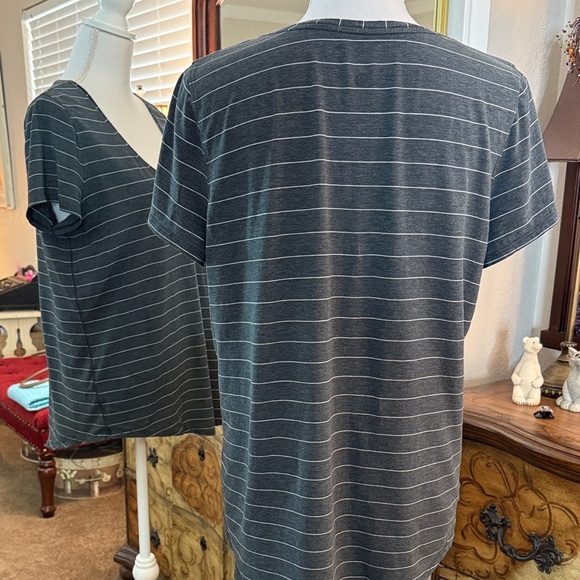 Lululemon Athletica Charcoal Striped V-Neck Tee - Picture 4 of 9